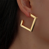 Brinco Dourado Quadrado | BELLORIE