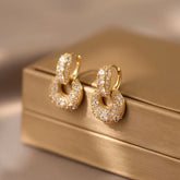 Brinco Cravejado Banhado a Ouro 18K | BELLORIE