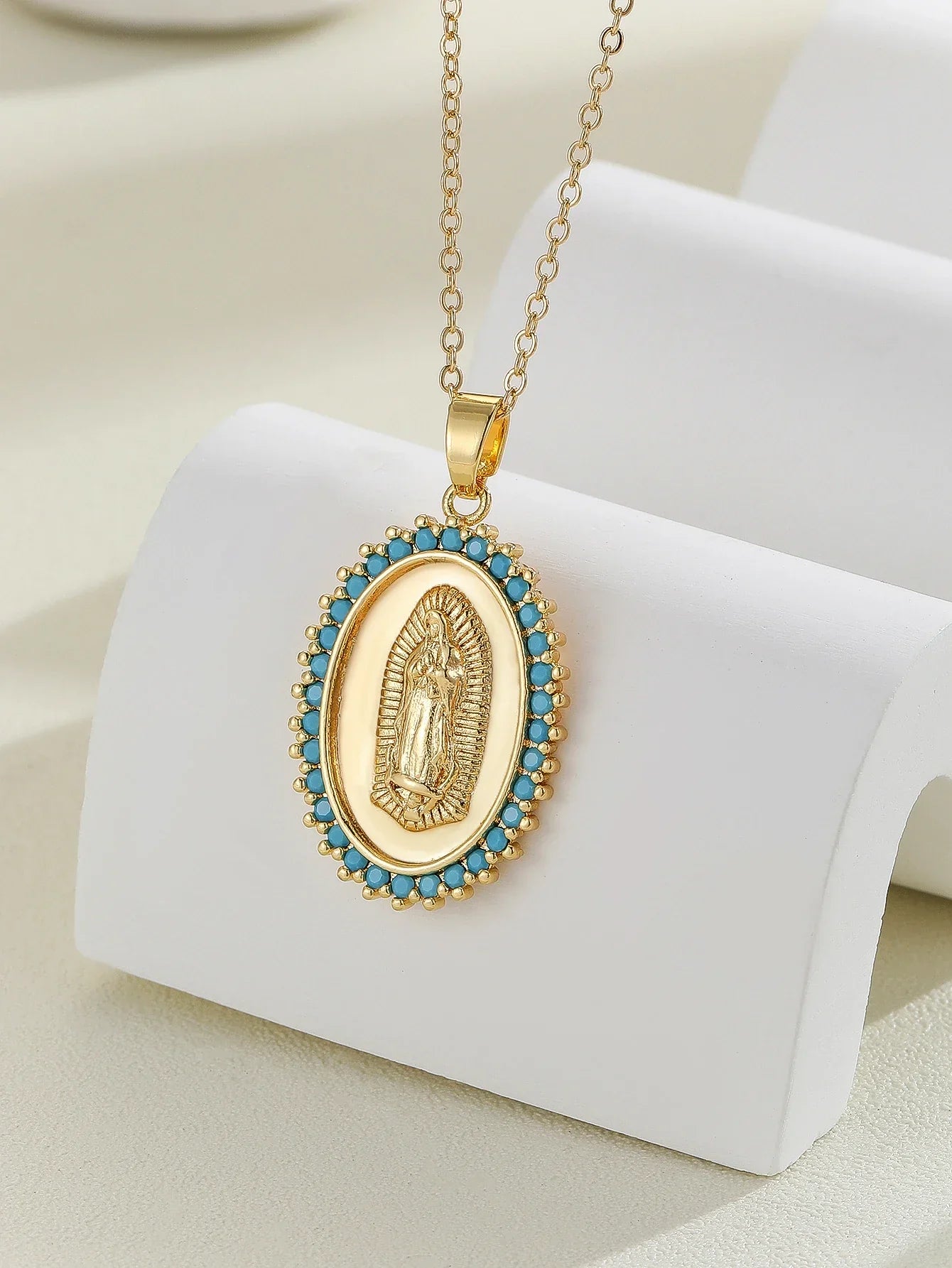 Colares com Pingente Virgem Maria Banhado a Ouro 18K | BELLORIE