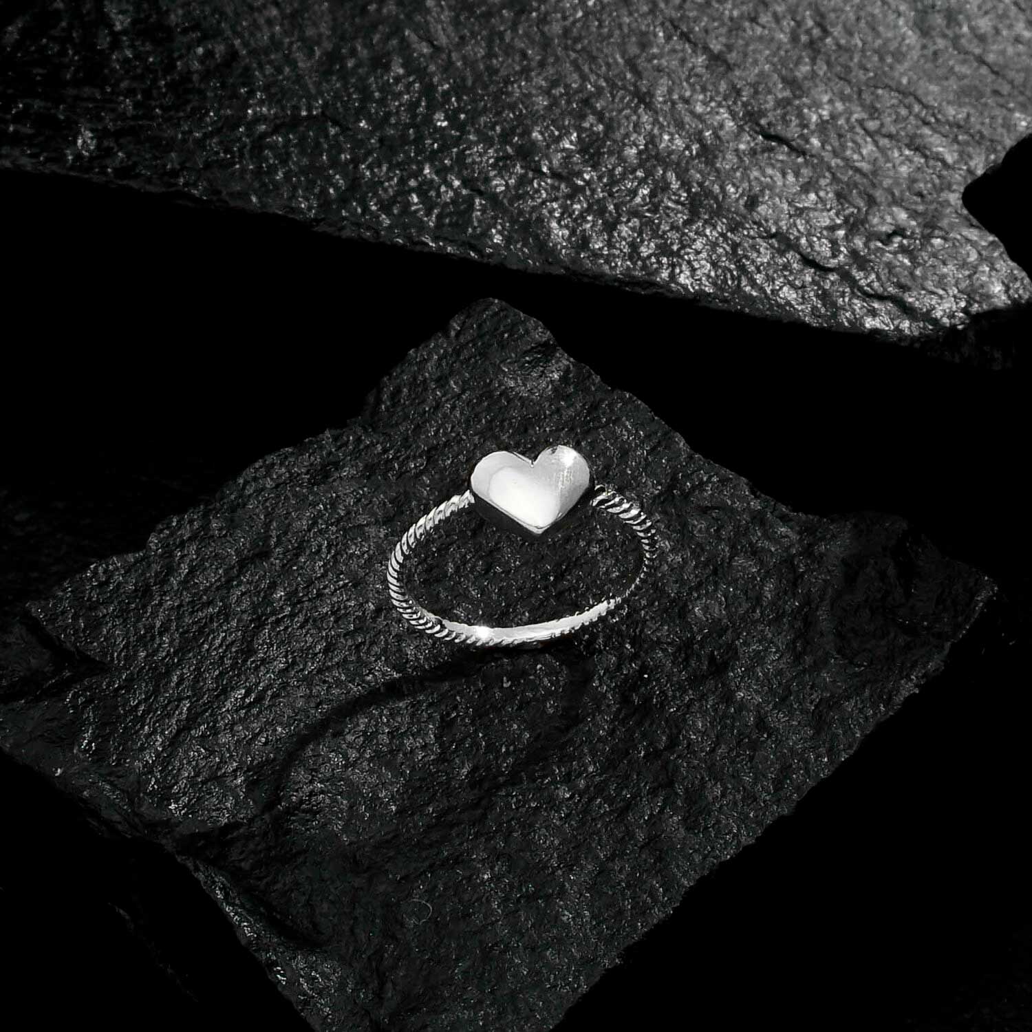 Anel em Ouro Branco de Falange Coração – Bellorie