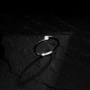 Anel em Ouro Branco Solitário Ponto de Luz com Zircônia – Bellorie