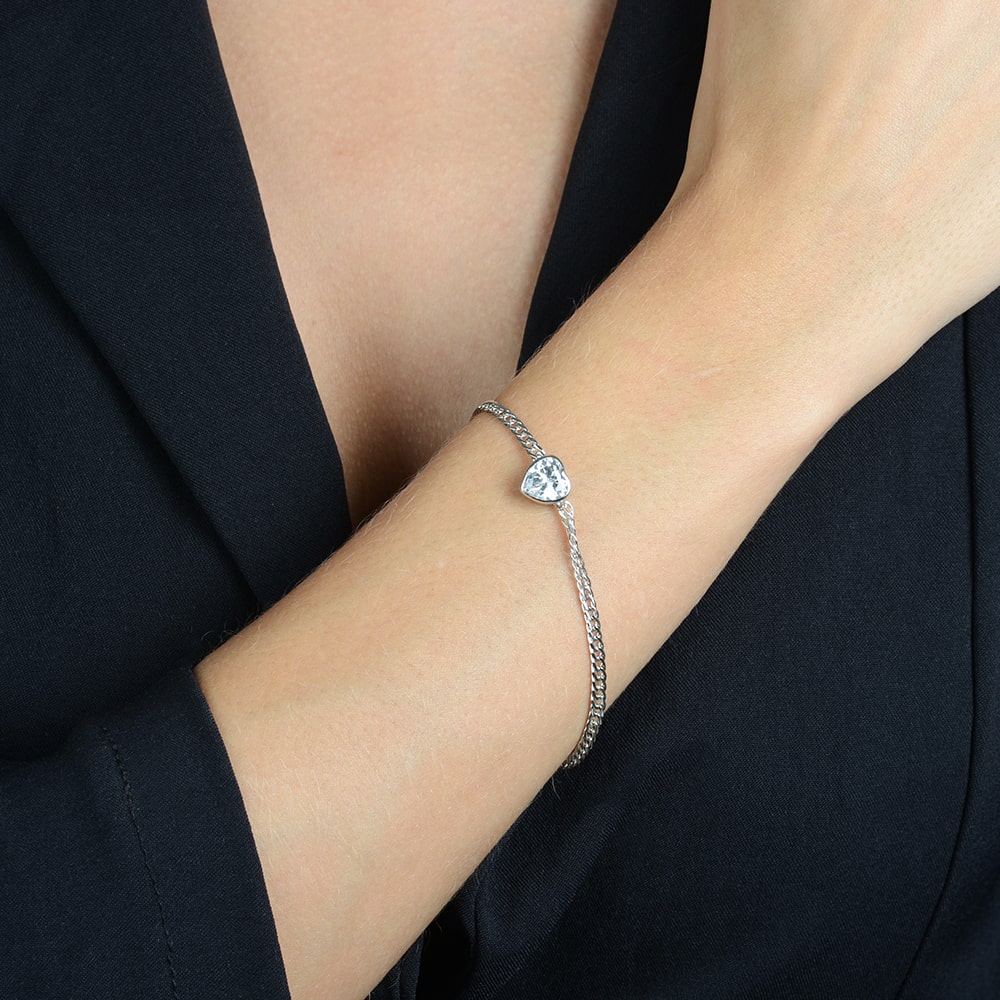 Pulseira em Ouro Branco com Pedra de Coração em Zircônia – Bellorie