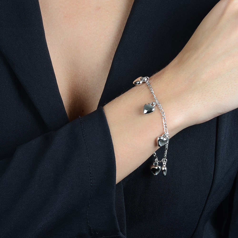 Pulseira em Ouro Branco com Pingentes de Coração – Bellorie